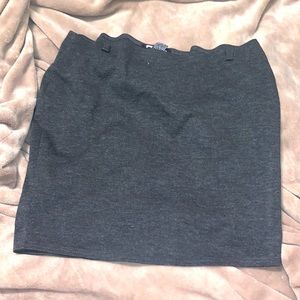 Gray skirt with split in the back.